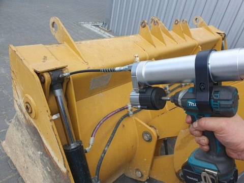 SMAROWNICA TAWOTNICA TOWOTNICA NA WKRĘTARKĘ WIERTARKĘ PRZYSTAWKA